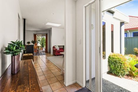 Photo of property in 2 Queens Walk, Taradale, Napier, 4112