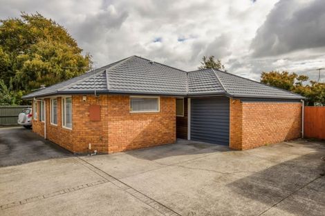 Photo of property in 17e Division Street, Riccarton, Christchurch, 8041