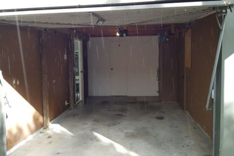 Photo of property in 23 Trias Road, Totara Vale, Auckland, 0629