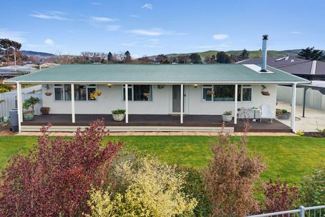 Photo of property in 18 Bell Street, Otane, 4202