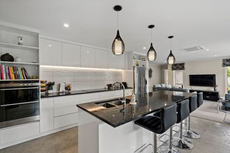 Photo of property in 4 Palmer Crescent, Silverstream, Upper Hutt, 5019