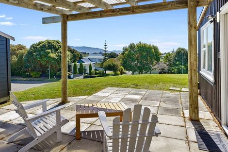 Photo of property in 19 Hicks Crescent, Waikanae Beach, Waikanae, 5036