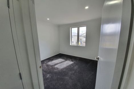Photo of property in 11 Warbler Crescent, Papakura, 2110