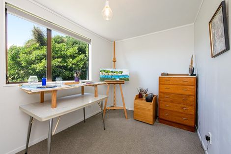 Photo of property in 1 Kinnel Grove, Papakowhai, Porirua, 5024