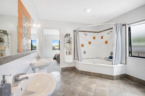 Photo of property in 28 Brampton Road, Snells Beach, 0920