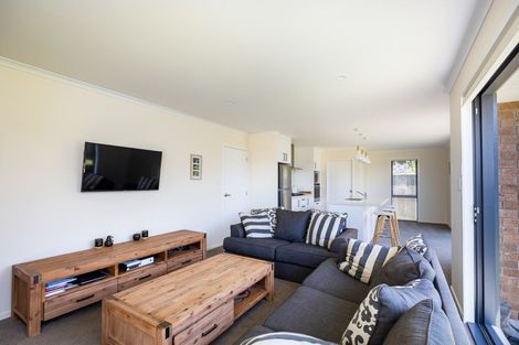 Photo of property in 15 Nukuroa Close, Waitara, 4320