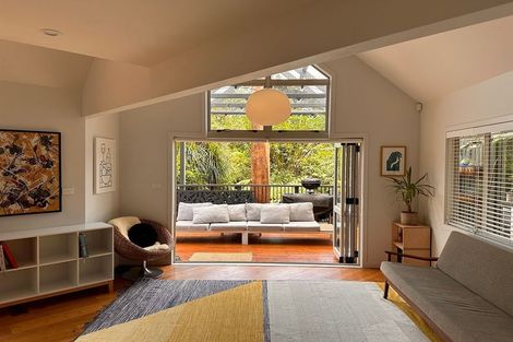 Photo of property in 61 Otitori Bay Road, Titirangi, Auckland, 0604