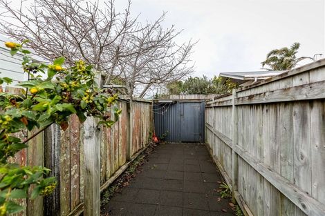 Photo of property in 1/14 Karamu Street, Strandon, New Plymouth, 4312