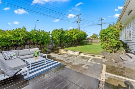 Photo of property in 57 Amberley Avenue, Te Atatu South, Auckland, 0610