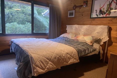 Photo of property in 25 Matuhi Street, Tirohanga, Lower Hutt, 5010
