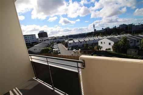 Photo of property in Luna Apartments, 3v/16 Burton Street, Grafton, Auckland, 1010