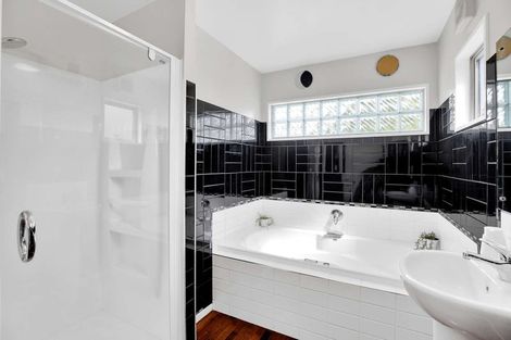 Photo of property in 3 Ledger Lane, Mount Pleasant, Christchurch, 8081