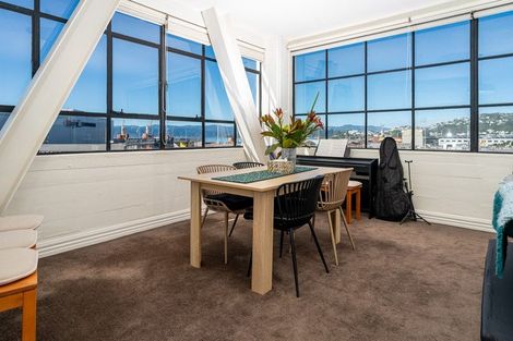 Photo of property in Endeavour Apartments, 10/125 Thorndon Quay, Pipitea, Wellington, 6011