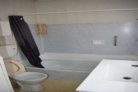 Photo of property in 1/20 Northcote Road, Takapuna, Auckland, 0622