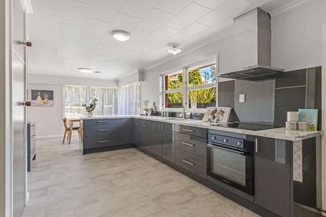 Photo of property in 104 Grand Vue Road, Kawaha Point, Rotorua, 3010