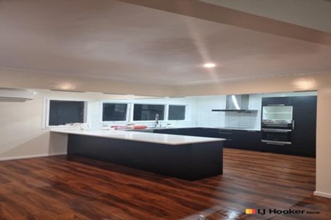 Photo of property in 90 Lawrence Crescent, Hillpark, Auckland, 2102