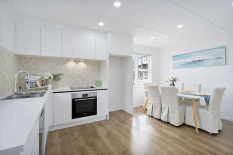 Photo of property in 33 Longburn Road, Henderson, Auckland, 0610