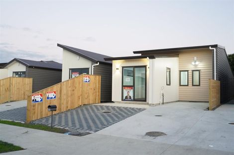 Photo of property in 15 Combat Street, Papakura, 2110