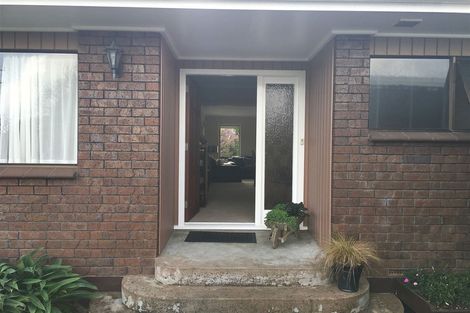 Photo of property in 679 Waitakere Road, Kumeu, 0891