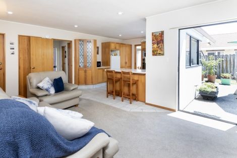 Photo of property in 10 Travers Place, Northpark, Auckland, 2013