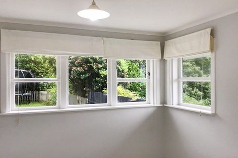 Photo of property in 18 Cave Road, Houghton Bay, Wellington, 6023