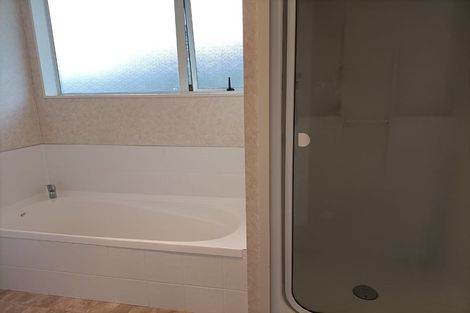 Photo of property in 7a Collie Road, Pukekohe, 2120