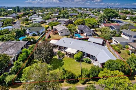 Photo of property in 8 Marywil Crescent, Hillcrest, Auckland, 0627