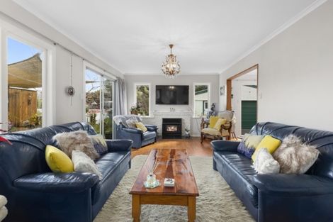 Photo of property in 32 Lowry Crescent, Stokes Valley, Lower Hutt, 5019