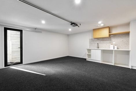 Photo of property in 69b Chivalry Road, Glenfield, Auckland, 0629