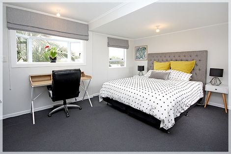 Photo of property in 6 Huia Street, Foxton Beach, Foxton, 4815