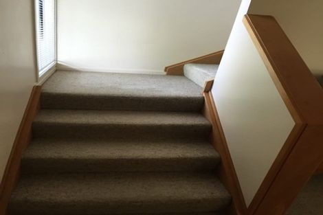 Photo of property in 1/3 Fayette Place, Te Atatu South, Auckland, 0610