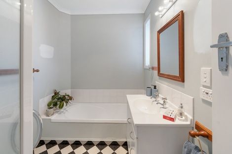 Photo of property in 411 Carrington Street, Upper Vogeltown, New Plymouth, 4310