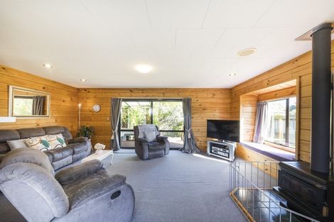 Photo of property in 10 Tiller Close, Kelvin Grove, Palmerston North, 4414