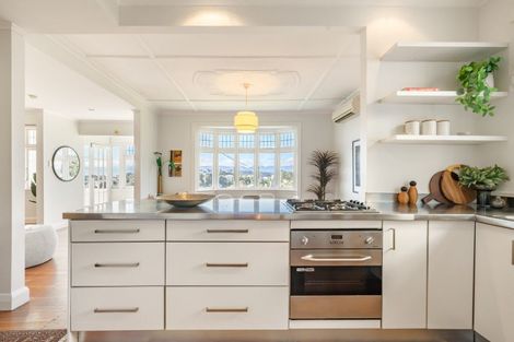 Photo of property in 4 Norna Crescent, Kelburn, Wellington, 6012