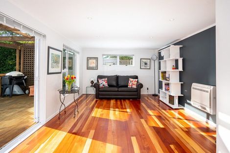 Photo of property in 10 Edgeware Road, Wilton, Wellington, 6012