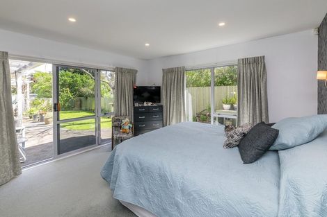 Photo of property in 2 Tainui Street, Raumati Beach, Paraparaumu, 5032
