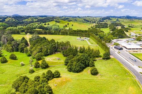 Photo of property in 18 Omana Road, Maungakaramea, 0178