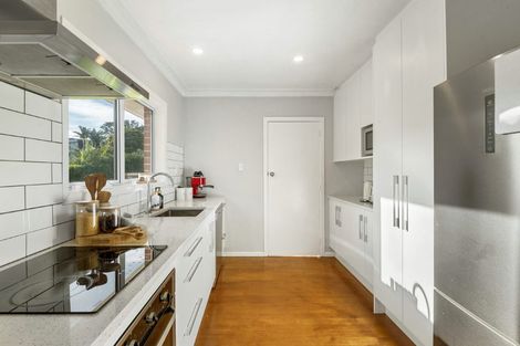 Photo of property in 3/19 Lake Pupuke Drive, Takapuna, Auckland, 0622