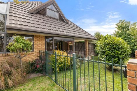 Photo of property in 2 Lantern Lane, Halswell, Christchurch, 8025