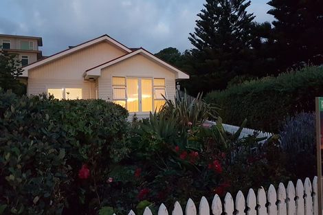 Photo of property in 13 Sunset Parade, Plimmerton, Porirua, 5026