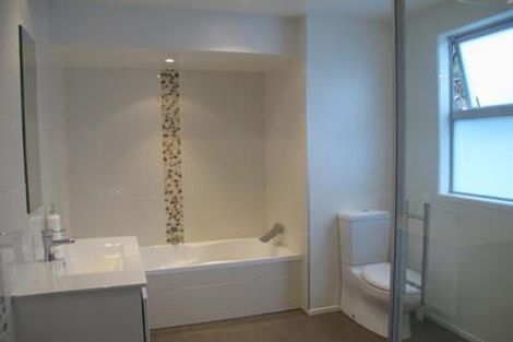 Photo of property in 1/43 Castor Bay Road, Castor Bay, Auckland, 0620