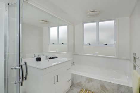 Photo of property in 33 Princes Street, Levin, 5510