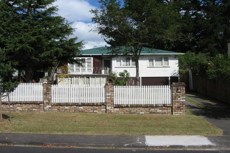 Photo of property in 46 Cliff View Drive, Green Bay, Auckland, 0604