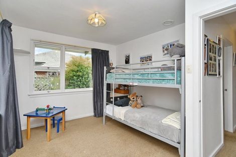 Photo of property in 2/1 Leeman Place, Redwood, Christchurch, 8051