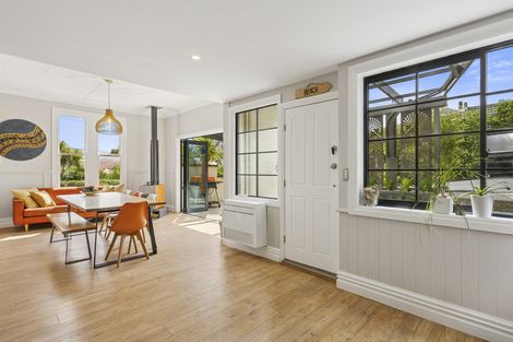 Photo of property in 153 Victoria Road, Saint Clair, Dunedin, 9012