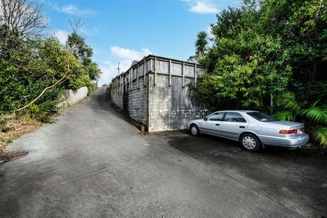 Photo of property in 323 Glenfield Road, Glenfield, Auckland, 0629