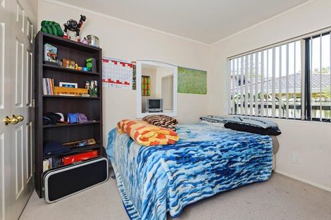 Photo of property in 21 Ginders Drive, Massey, Auckland, 0614