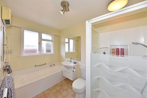 Photo of property in 25 Erin Crescent, Mairehau, Christchurch, 8013