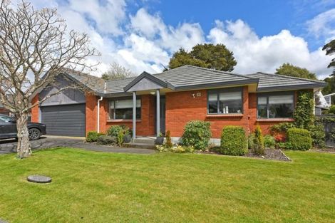 Photo of property in 23 Carlow Grove, Birchville, Upper Hutt, 5018