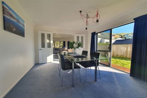 Photo of property in 17 Claverton Grove, Churton Park, Wellington, 6037